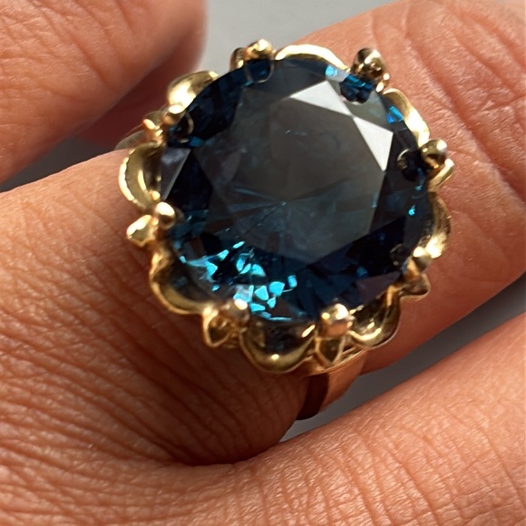 Jewelry - Vintage Style Fashion Ring